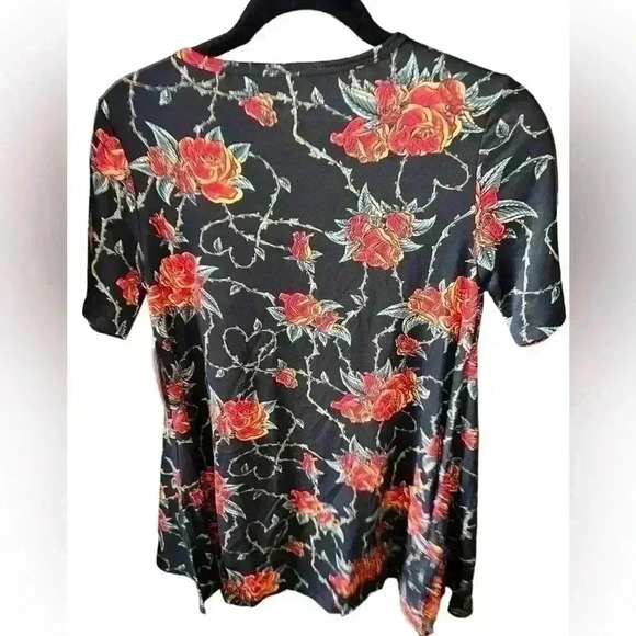 Lularoe XXS  red rose & thorn of hearts‎ Perfect T. NWT - Picture 2 of 7